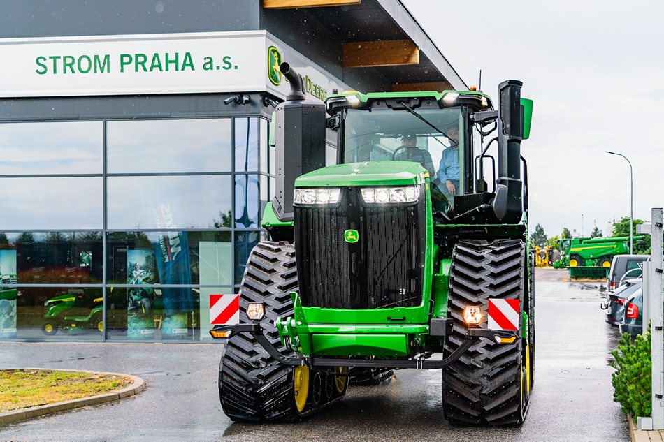 ​9RX 590 s transportní šířkou 3 metry