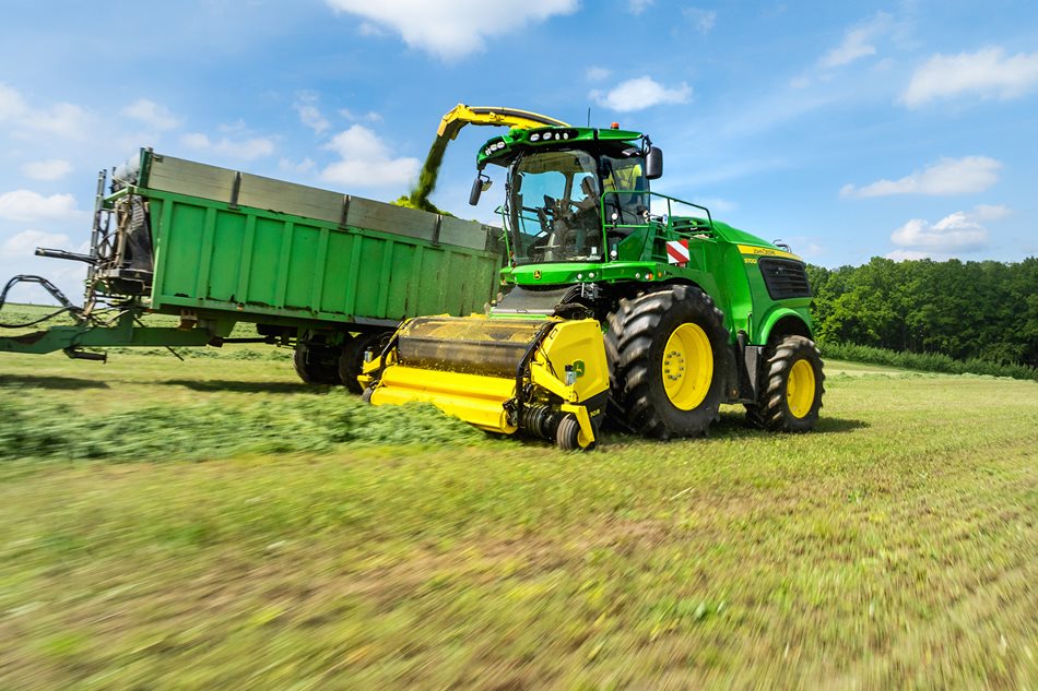 Ve společnosti Zemědělské služby Dynín, a.s. využívají od loňského roku sklízecí řezačku John Deere 9700i s NIR senzorem HarvesLab.