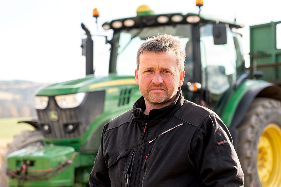 John-Deere-6215R-Agra-Brtnice-Pisa-Jiri_DSC0894.jpg