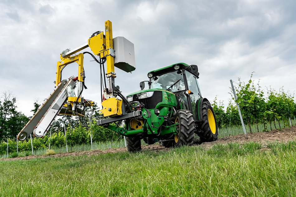 John-Deere-5085GF-Kosik_DSC6534.jpg