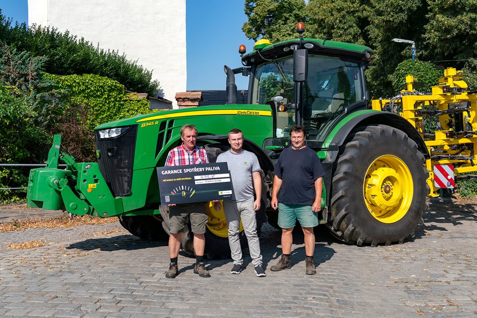 John-Deere-8345R-ZD-Senice-na-Hane_DSC5674.jpg John-Deere-8345R-ZD-Senice-na-Hane_DSC5674.jpg
