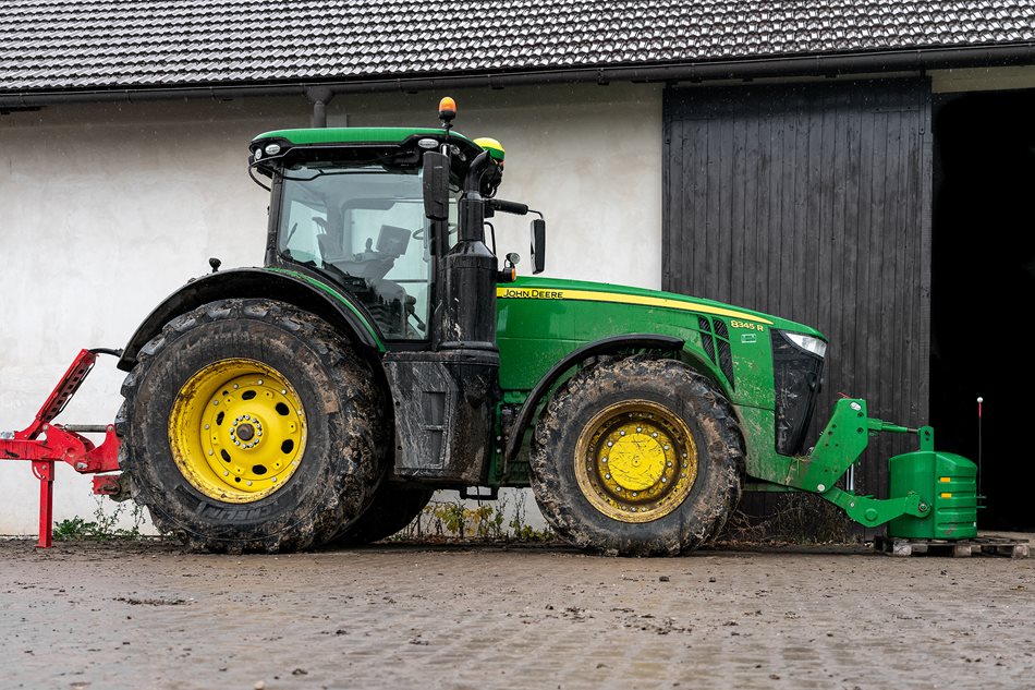 John-Deere-8345R-Kalhous-Praskacka_DSC6468.jpg John-Deere-8345R-Kalhous-Praskacka_DSC6468.jpg