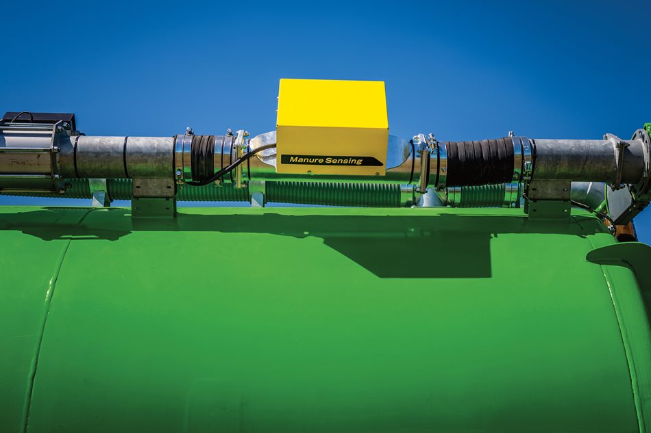 NIR senzor John Deere HarvestLab umístěný na aplikační cisterně