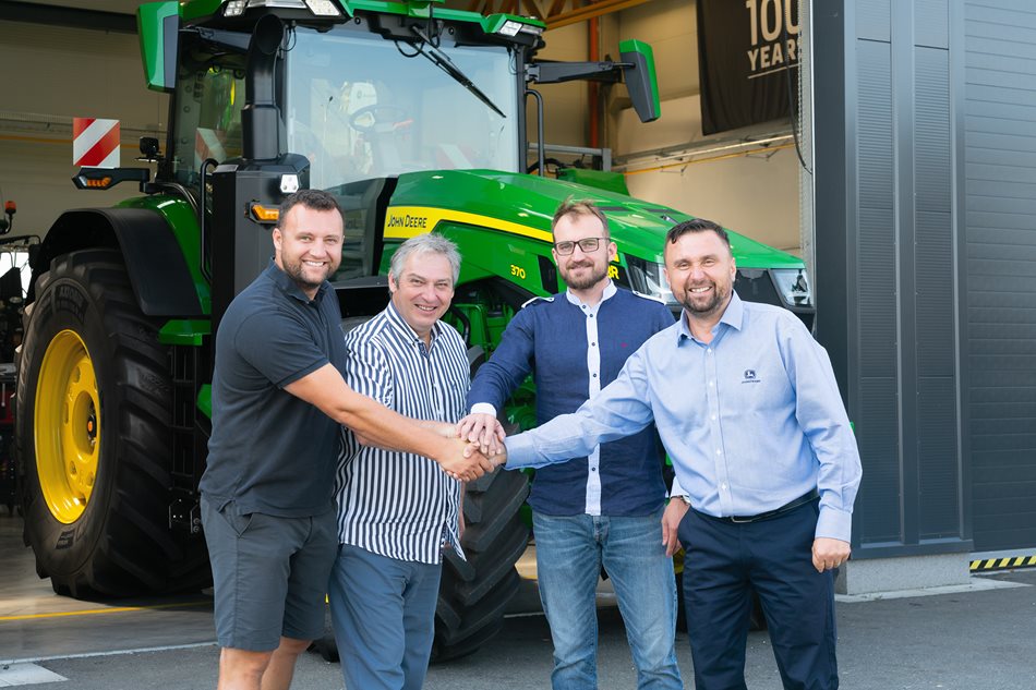 John-Deere-8R370-ZS-Slovec_DSC6282.jpg
