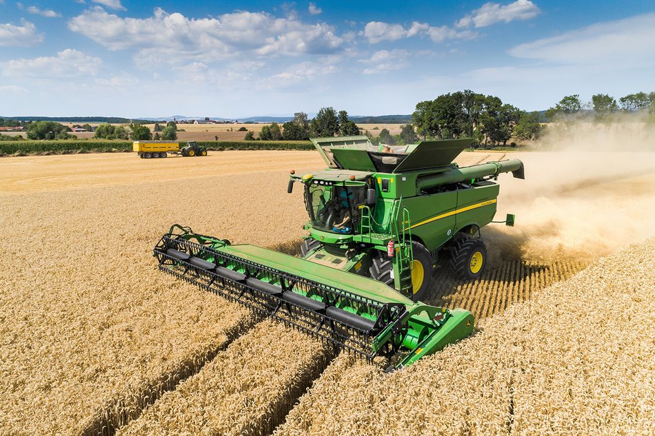 John-Deere-S780i-Boucek_DJI_0005.jpg