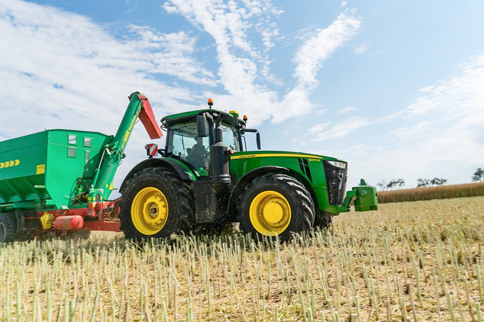 John-Deere-8370R-Agro-Kluky_DSC9362.jpg
