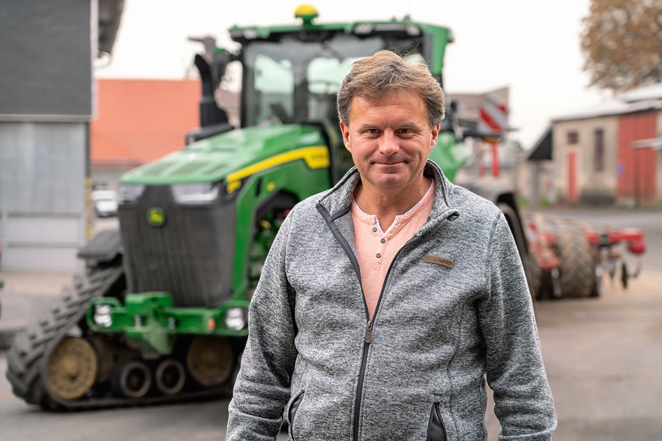 John-Deere-8RX410-Uzice-2022_DSC8778.jpg Ing. Roman Hromas, ředitel ZAS Úžice, a.s.