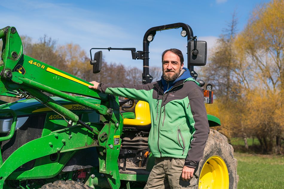 Ondřej Zatloukal hospodaří na výměře 40 hektarů v předhůří Oderských vrchů