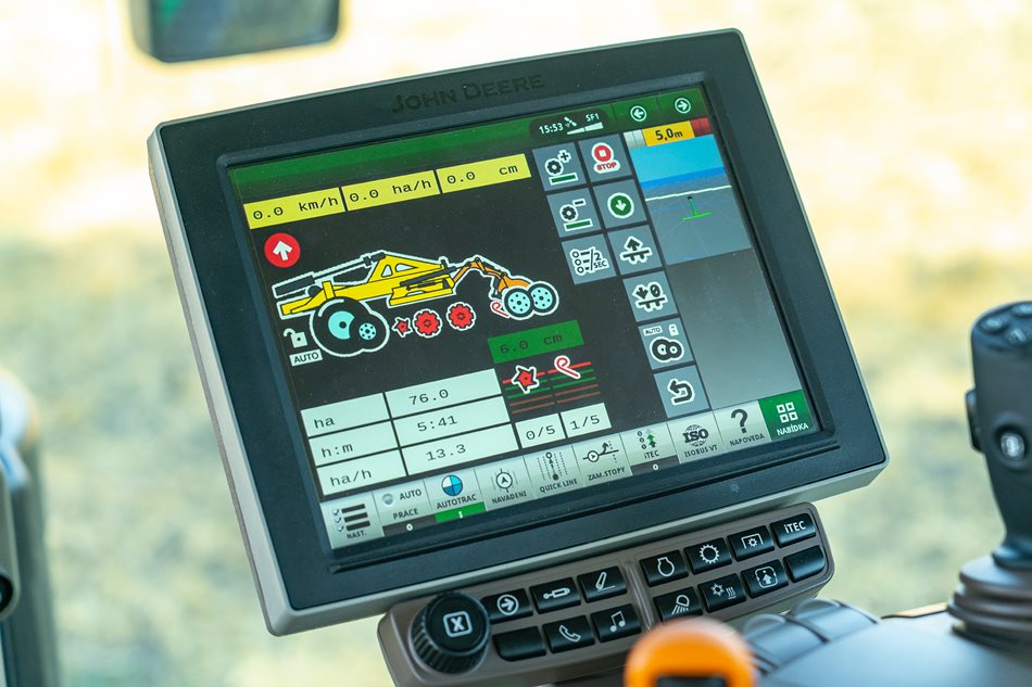 John-Deere-8400R-ZD-Vsestary_DSC8838.jpg