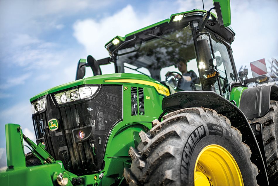 John-Deere-7R330-6.jpg John-Deere-7R330-6.jpg