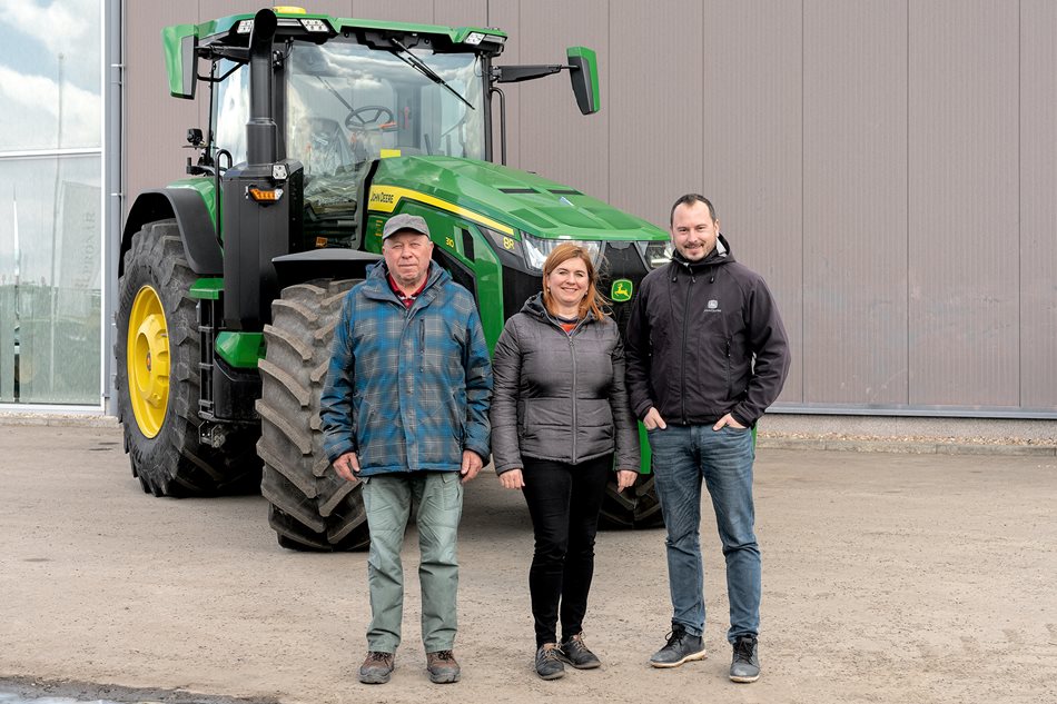 John-Deere-8R310-RV-Farma_DSC2280.jpg