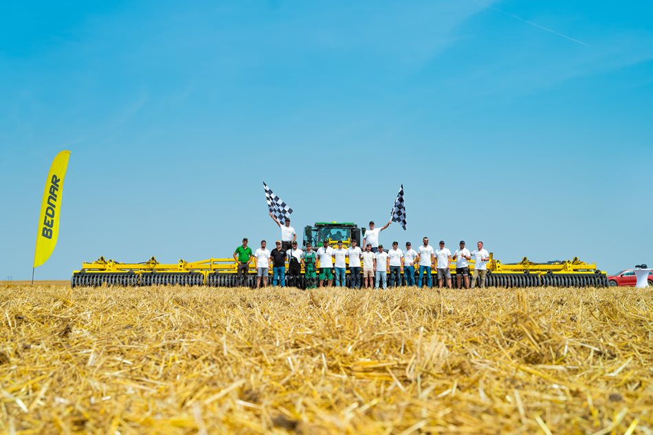 V průběhu celé události byli přítomni zástupci společnosti BEDNAR, IPSO Agricultură a JOHN DEERE. Roli nezávislého porotce zastával redaktor německého zemědělského magazínu PROFI.