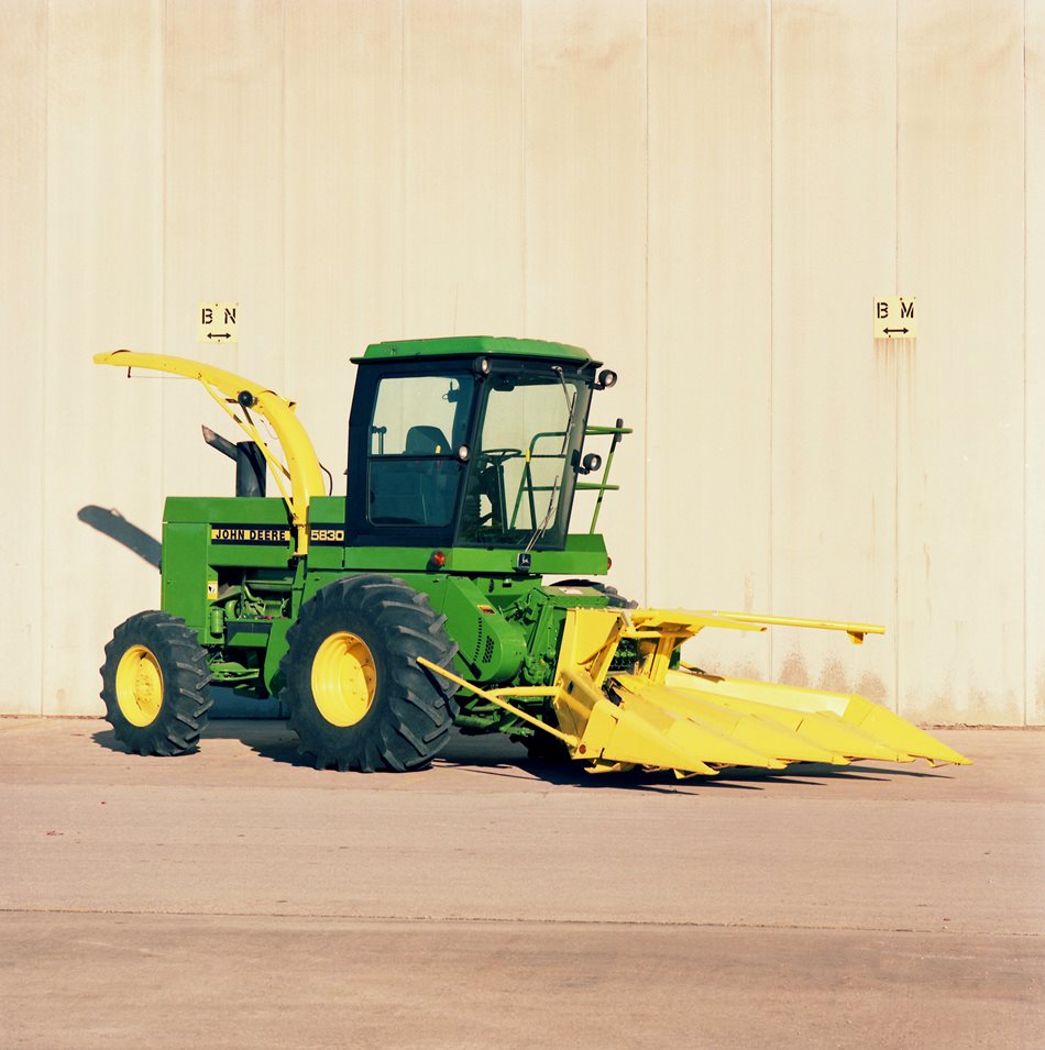 03-John-Deere-5830.jpg