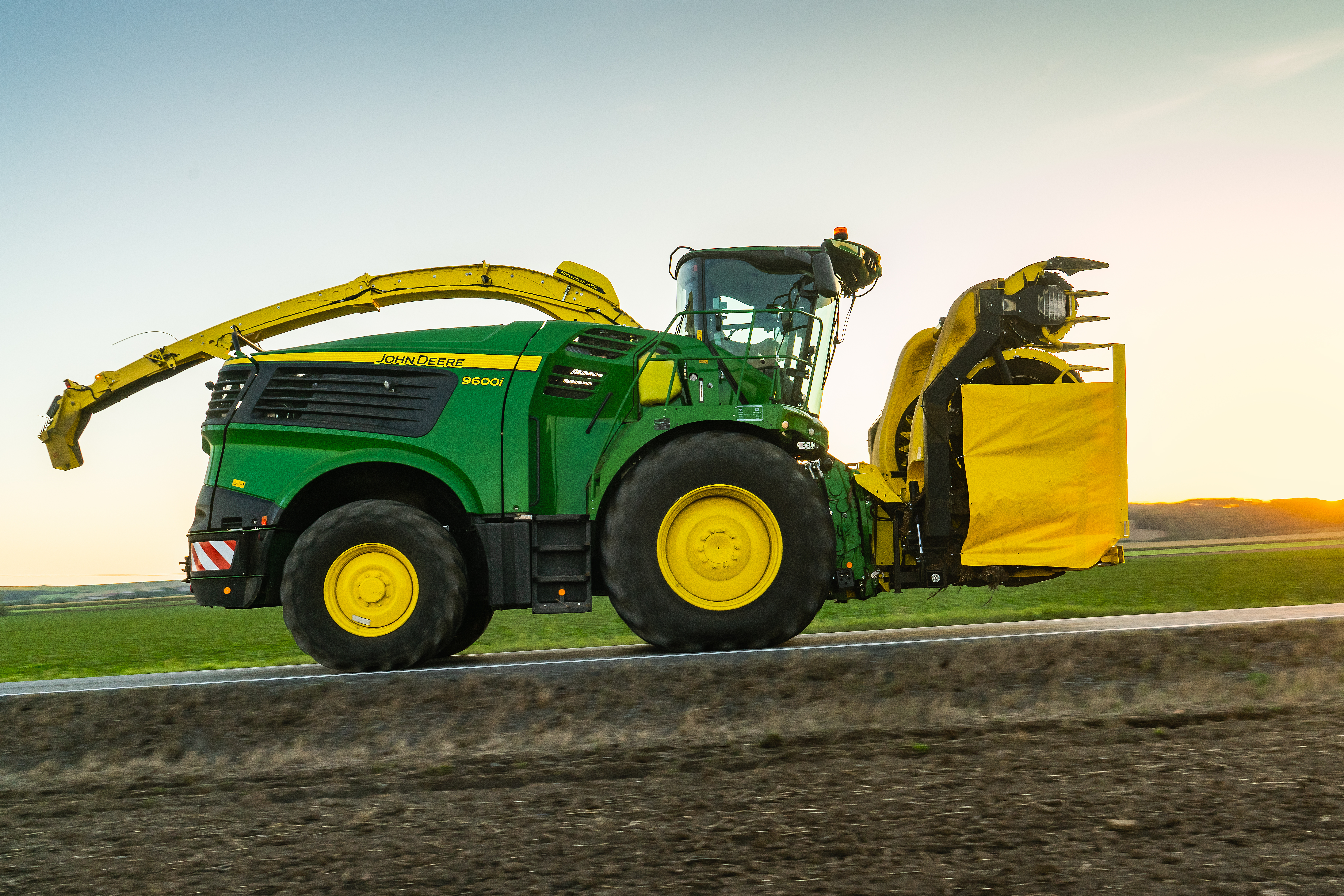 07-John-Deere-9000.jpg