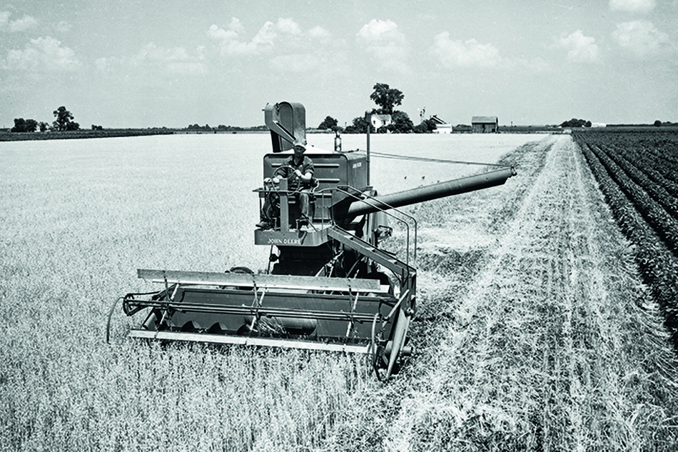 První samojízdná sklízecí mlátička John Deere model 55
