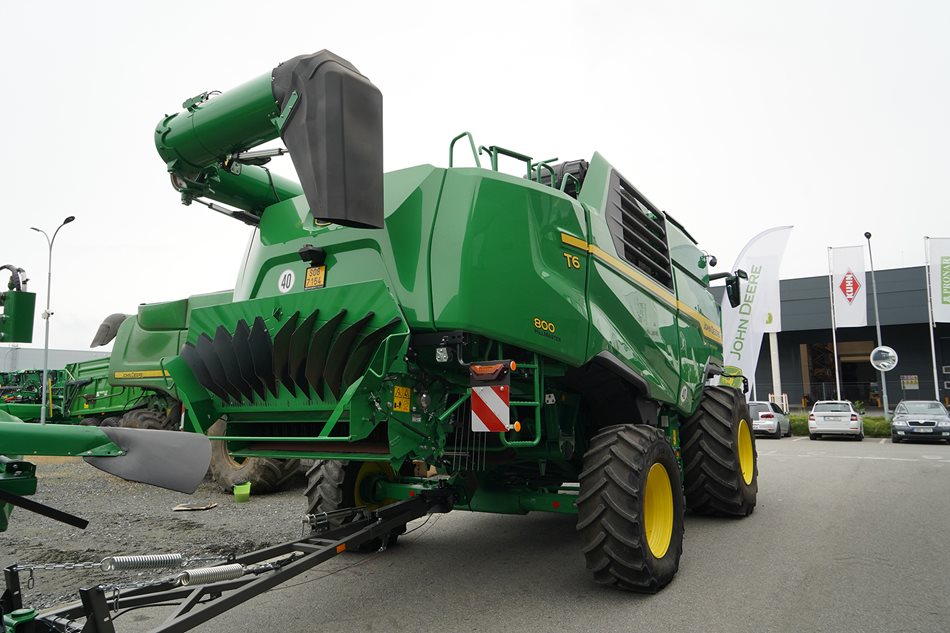 Čtvrtý kombajn John Deere pro TOMSTAR s.r.o.