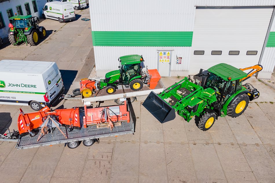 John-Deere-5100M-Pribyslav_DJI_0030.jpg