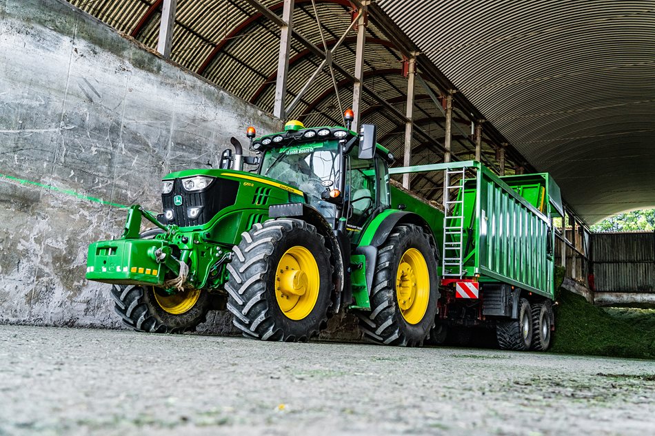 Návěs Pronar T902 o objemu bezmála 31 m3