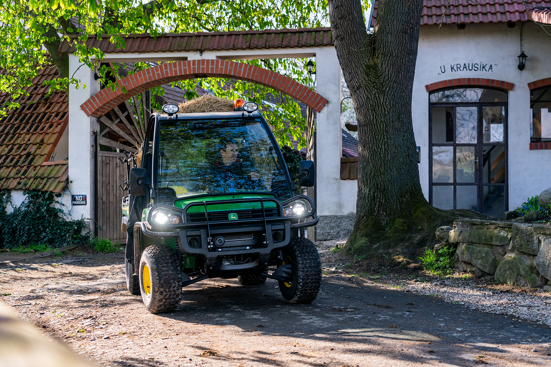 John-Deere-Gator-HPX815-Kraus-Martin_DSC5363.jpg