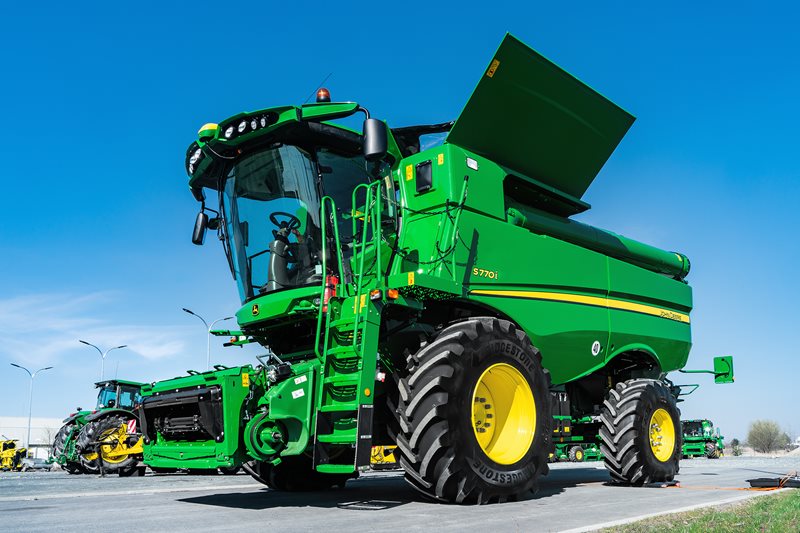 John-Deere-S770i-Ovcary_DSC2113.jpg John-Deere-S770i-Ovcary_DSC2113.jpg