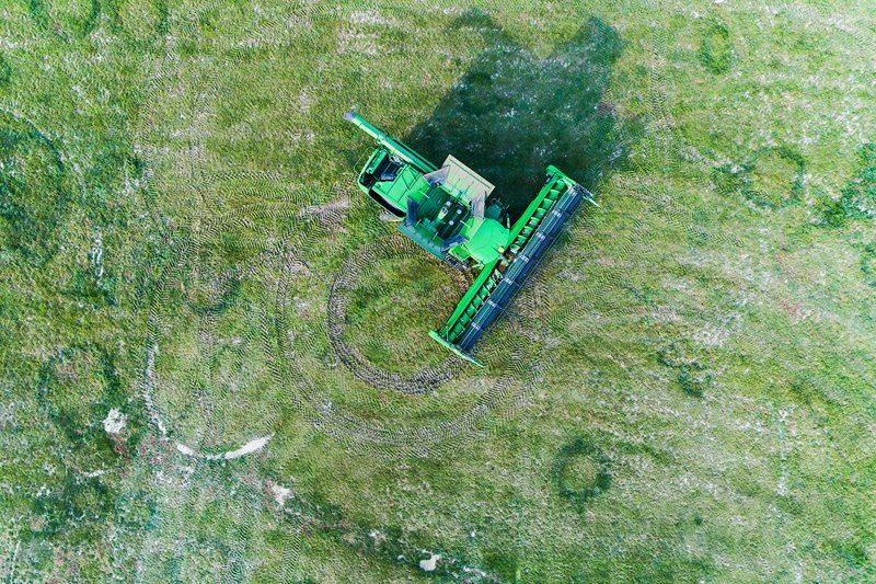 John-Deere-S785-demo-Habry-DJI_0014.jpg John-Deere-S785-demo-Habry-DJI_0014.jpg