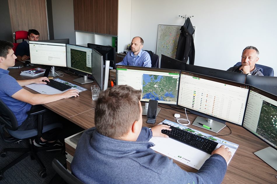 Náš tým ExpertConnect má své zázemí v Praze, doplňují je specialisté a konzultanti precizního zemědělství ze středisek z celé naší sítě