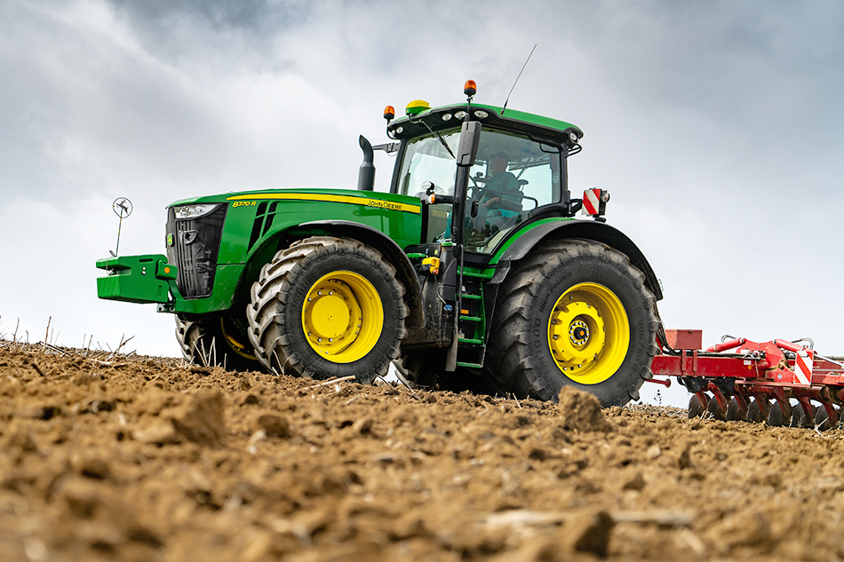 John-Deere-8370R-Agro-Pertoltice_DSC5942.jpg John-Deere-8370R-Agro-Pertoltice_DSC5942.jpg