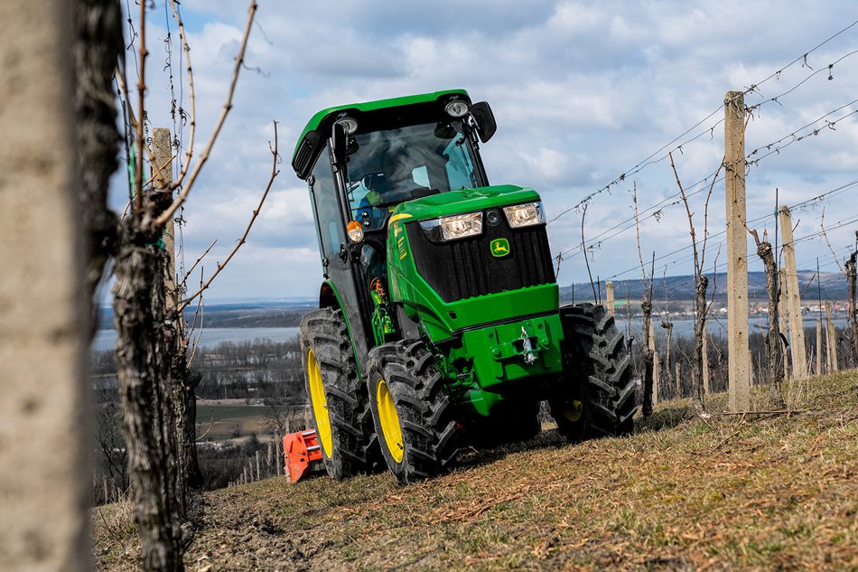 John-Deere-5075GV-Gorcik-Antonin_DSC2381.jpg