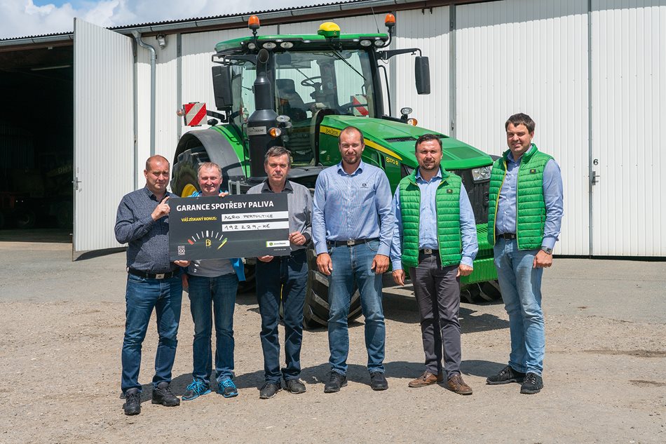John-Deere-8370R-Pertoltice_DSC7273.jpg