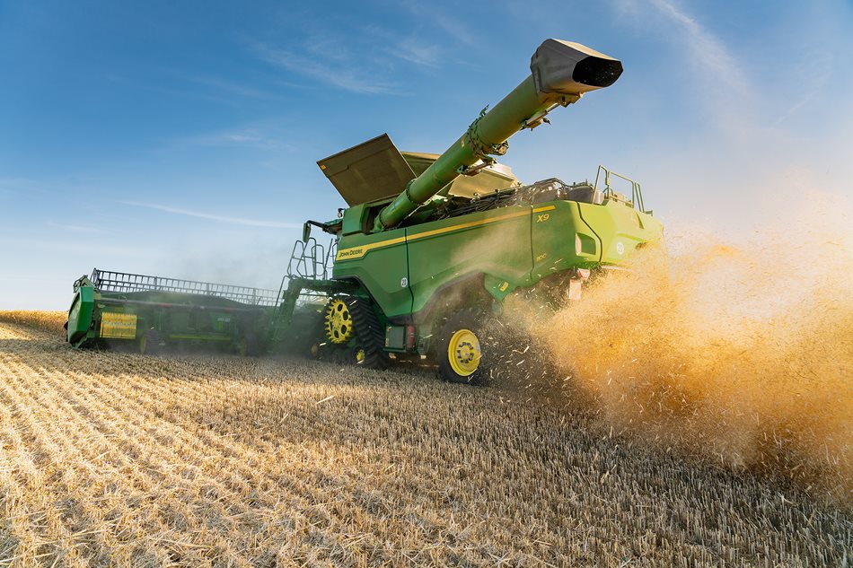 John-Deere-X9-1100-9-1.jpg John-Deere-X9-1100-9-1.jpg