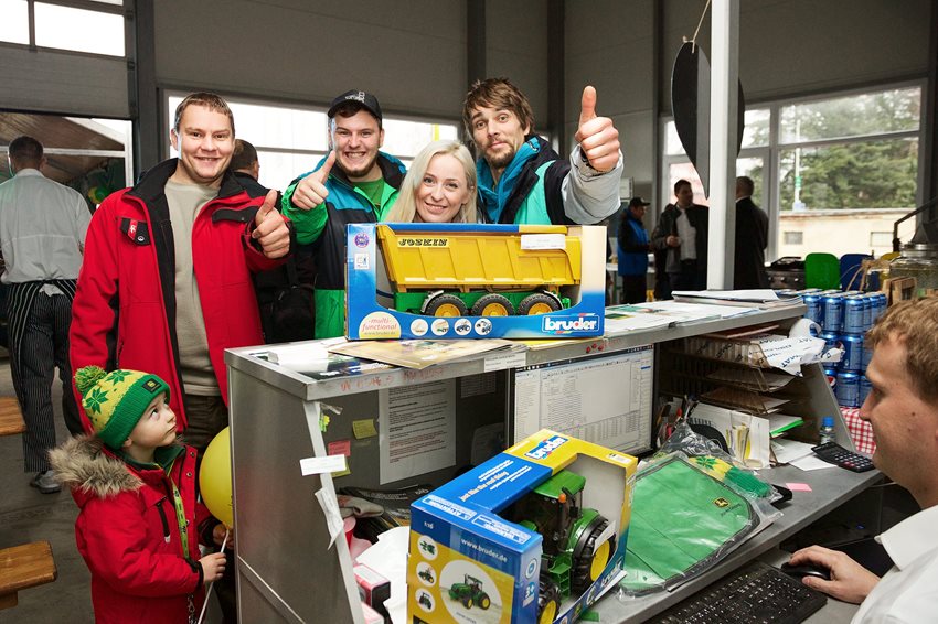2019-11-John-Deere-Den-otverenych-dveri-web005.jpg 2019-11-John-Deere-Den-otverenych-dveri-web005.jpg