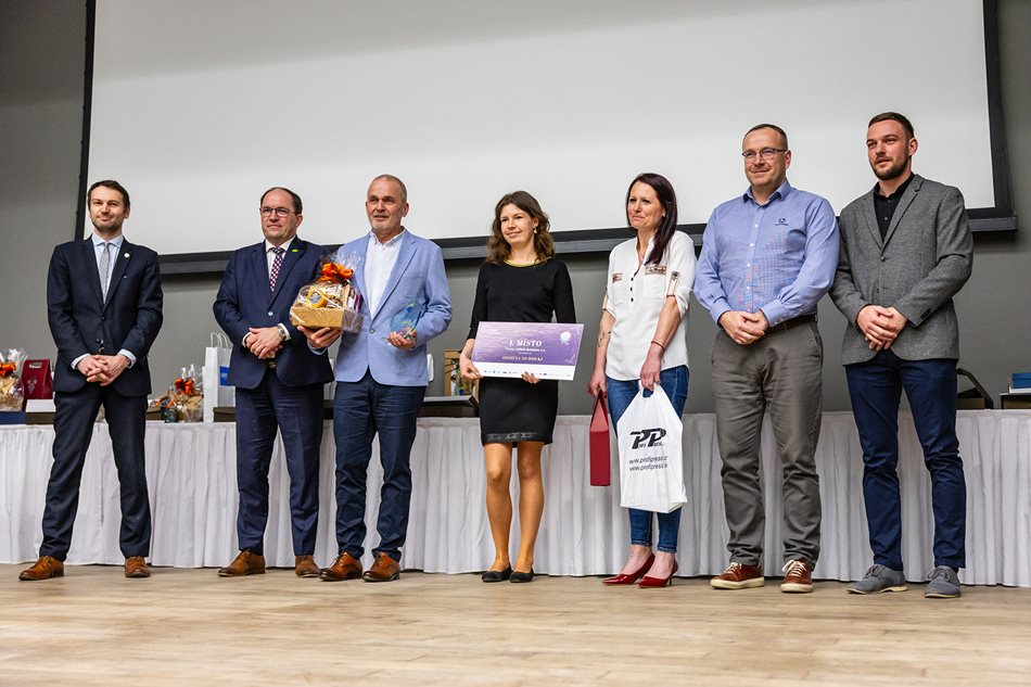 Předání ocenění za nejlepší holštýnskou farmu v soutěži Mléčná farma roku 2025