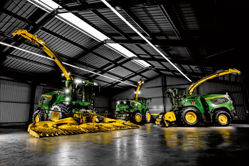 Nové sklízecí řezačky John Deere F8 a F9