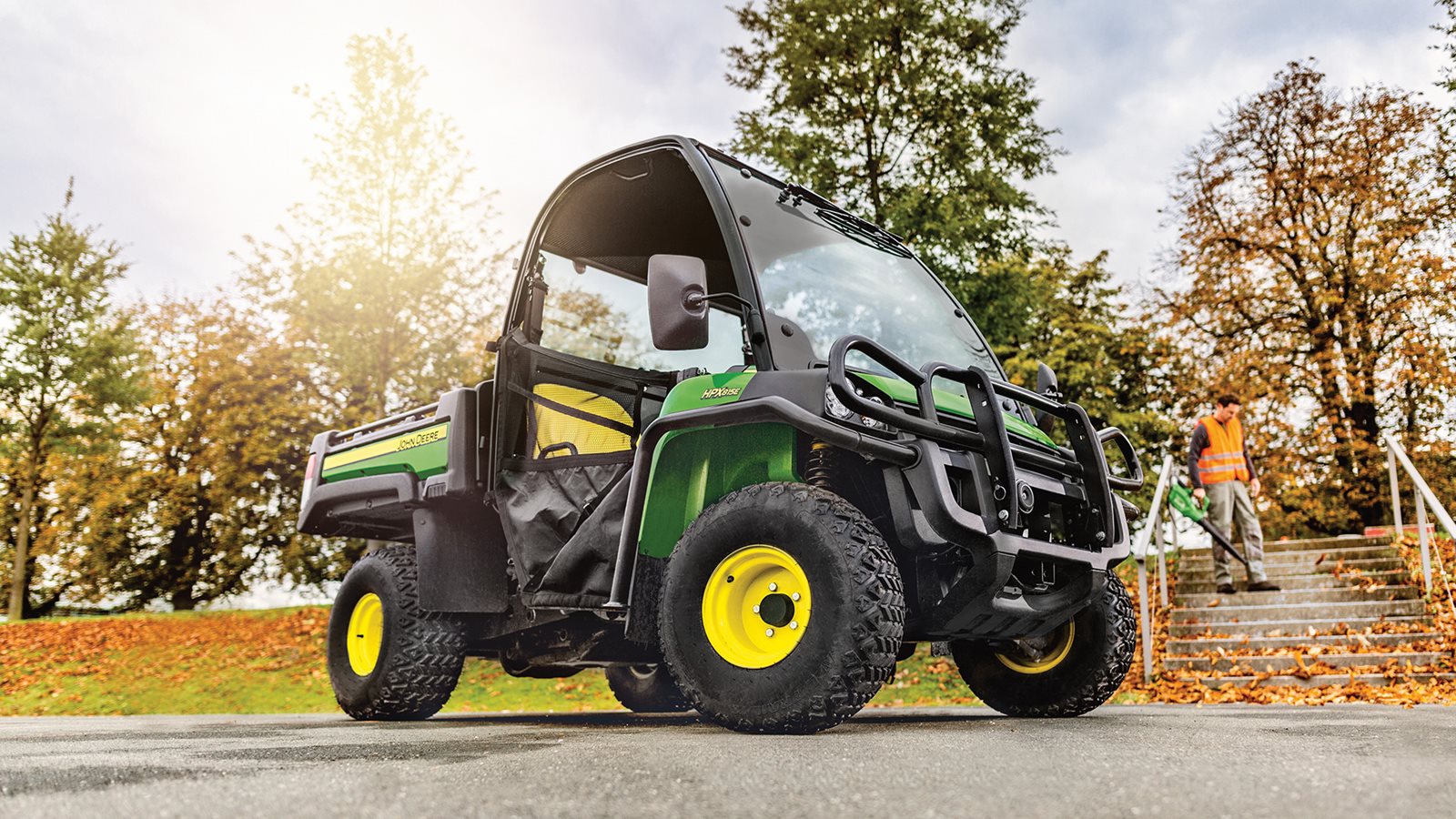 John-Deere-Gator-HPX815E-topimage.jpg