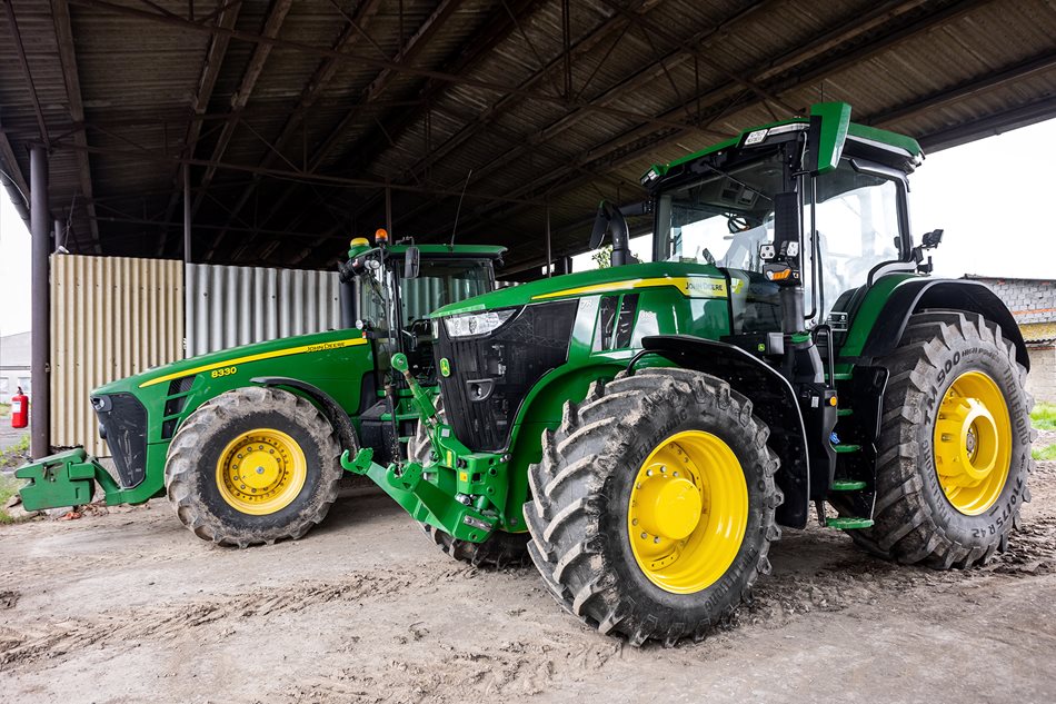 John-Deere-7R310-Dlouha-Loucka_97A5597.jpg John-Deere-7R310-Dlouha-Loucka_97A5597.jpg