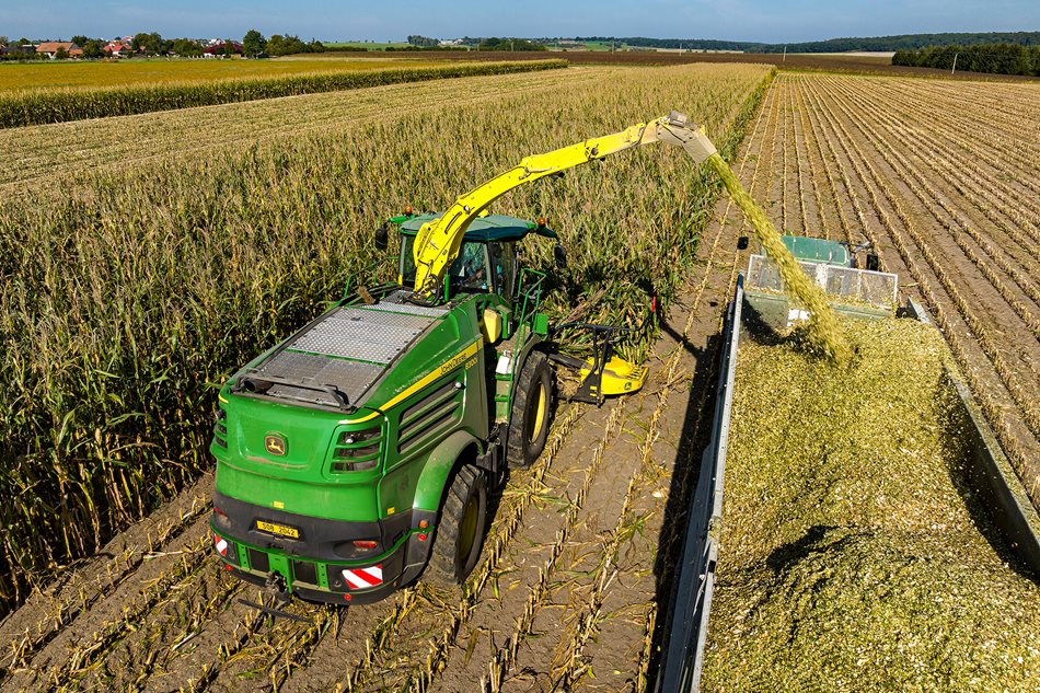 Nová řezačka John Deere 8300i je vybavena i senzorem HarvestLab 3000