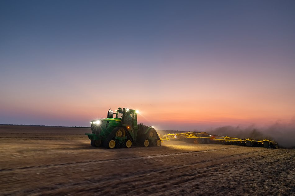 John Deere 9RX 640 o výkonu 691 koní