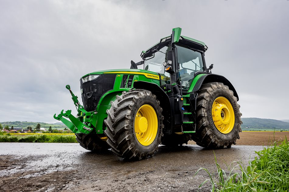 John-Deere-7R310-Dlouha-Loucka_97A5609.jpg John-Deere-7R310-Dlouha-Loucka_97A5609.jpg