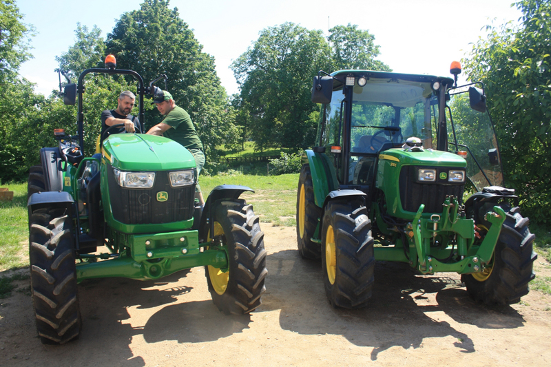 John-Deere-5058E-10.jpg John-Deere-5058E-10.jpg
