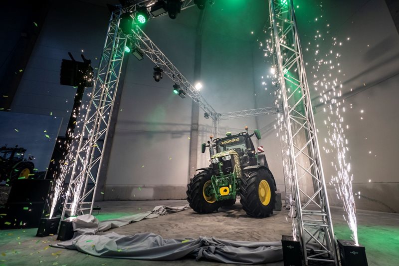 Společnost John Deere dosáhla v Mannheimu dvou milionů traktorů